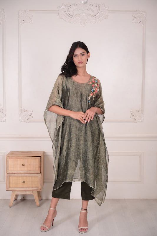 Gulruh Embroidered Metallic Black Kaftan