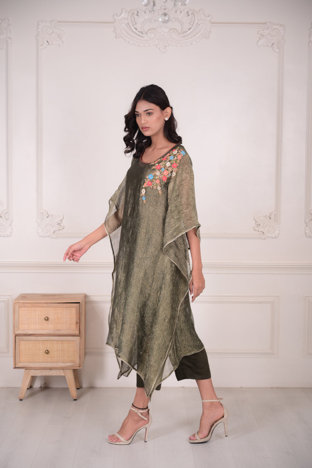 Gulruh Embroidered Metallic Black Kaftan